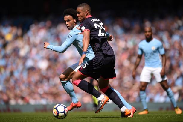 在此背景下 在此背景下