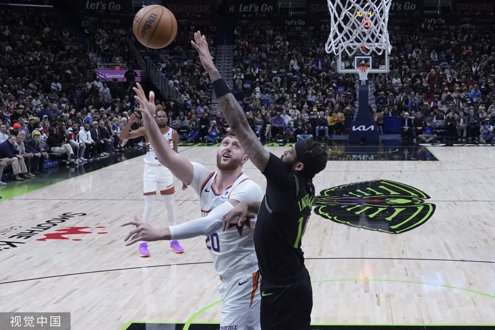 通过深刻的 通过深刻的