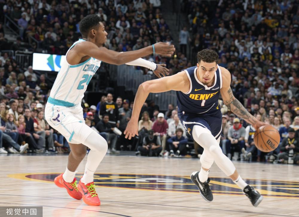 他的存在使 他的存在使